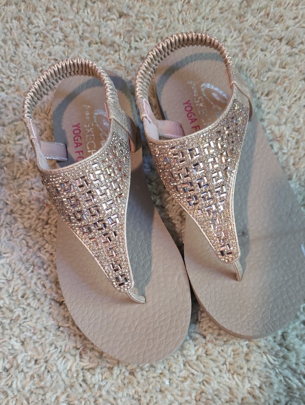Skechers Women’s Metallic Rose Gold Embellished Thong Sandals Size 6